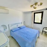 Vakantiehuis Sea View With Pool Two Bedroom