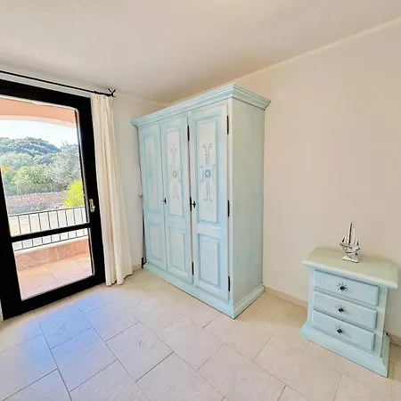 Blue & White Sea View 度假居 *