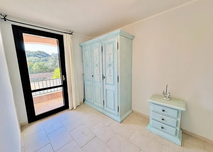 Blue & White Sea View 度假居 *