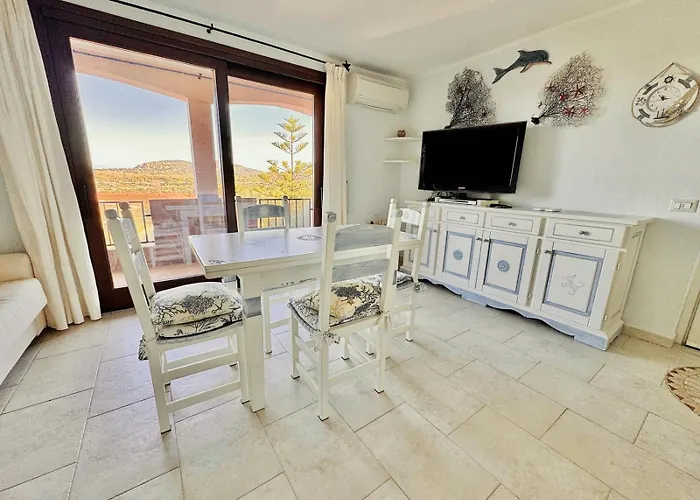 Blue & White Sea View 度假居 *